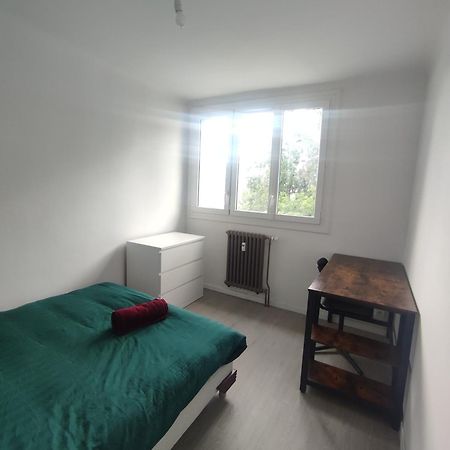 Chambre Dans Appartement Les Grands Noels Saint-Sébastien-sur-Loire Exteriör bild